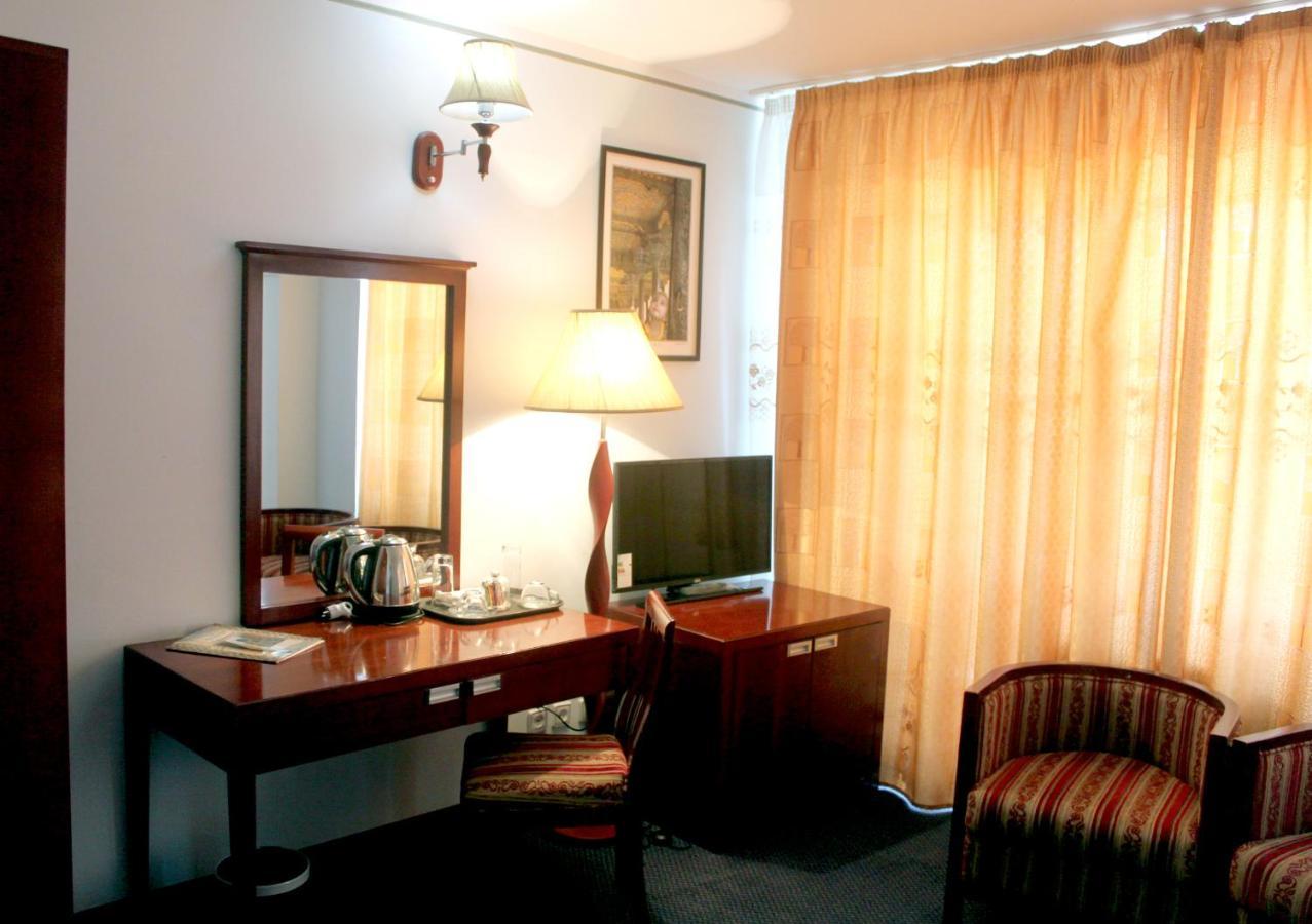 Hotel Grand Buhara Dış mekan fotoğraf