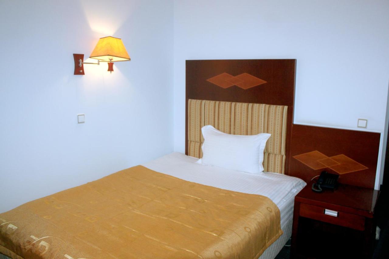 Hotel Grand Buhara Dış mekan fotoğraf
