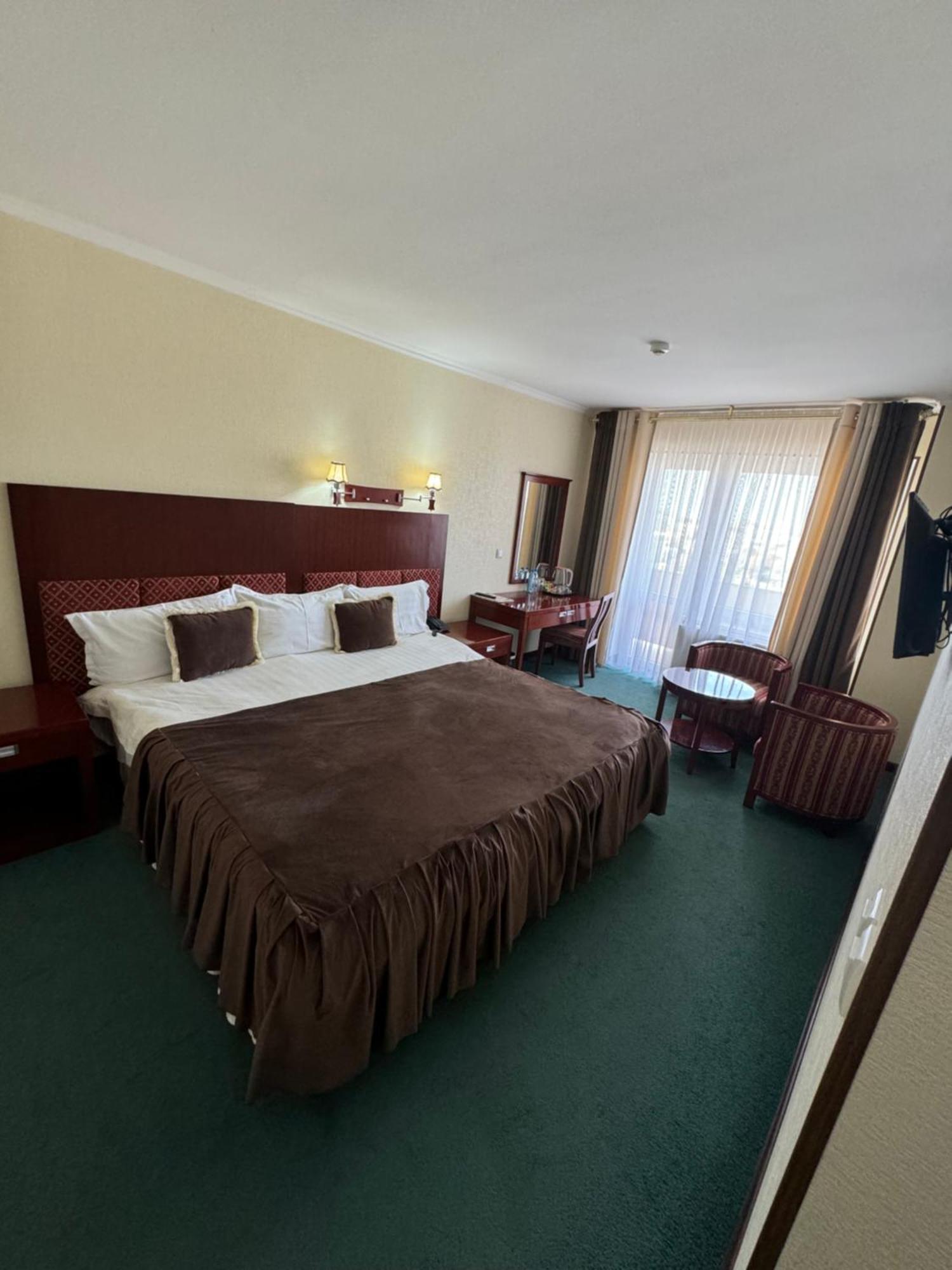 Hotel Grand Buhara Dış mekan fotoğraf